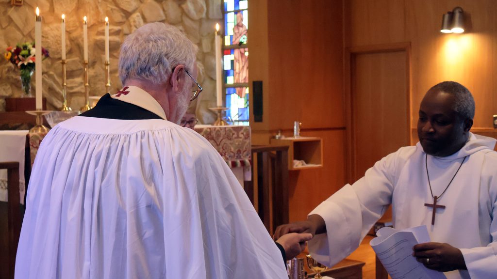 Jeffrey Hurst Installation Accepting Gifts Jeffrey Hurst Installation Accepting Gifts