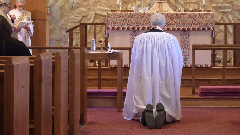 Jeffrey Hurst Installation Kneeling Jeffrey Hurst Installation Kneeling