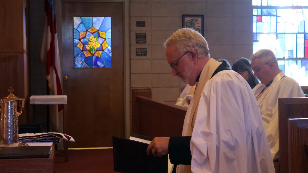 Jeffrey Hurst Installation Kneeling Jeffrey Hurst Installation Kneeling